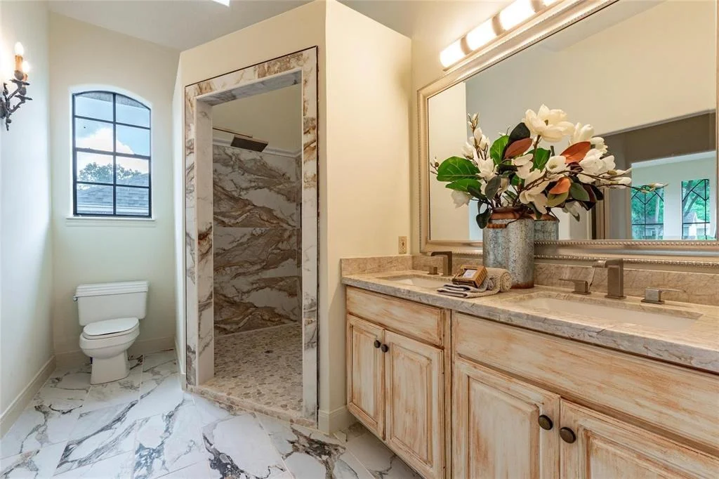 Photo of 2209 Oak Drive