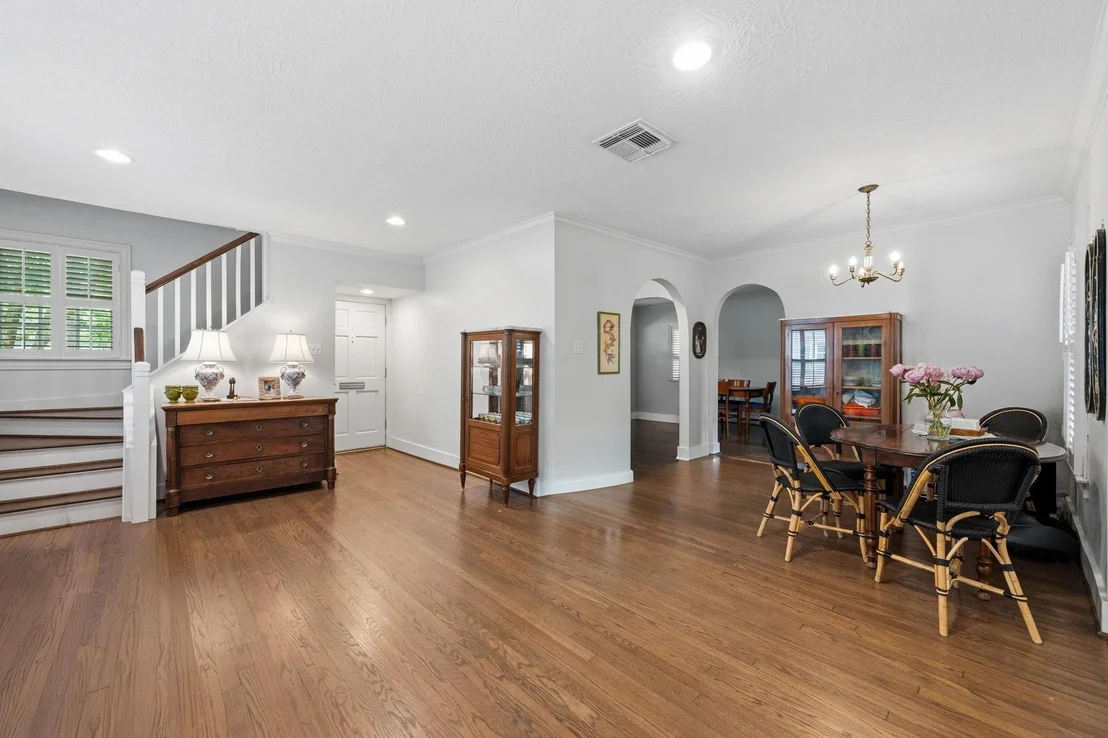 Photo of 6111 Wakeforest Avenue