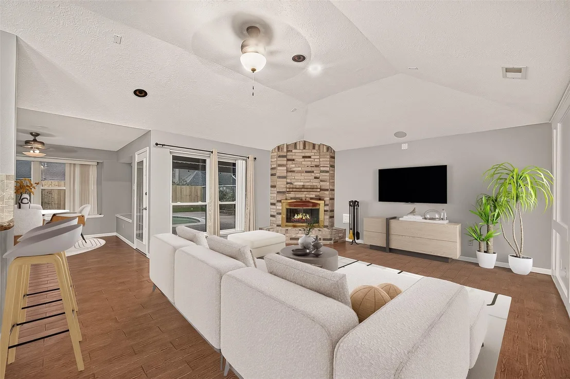 Photo of 913 Willowbriar Lane