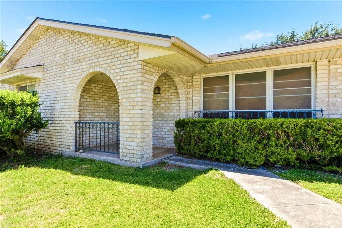 Photo of 610 Amistad Boulevard