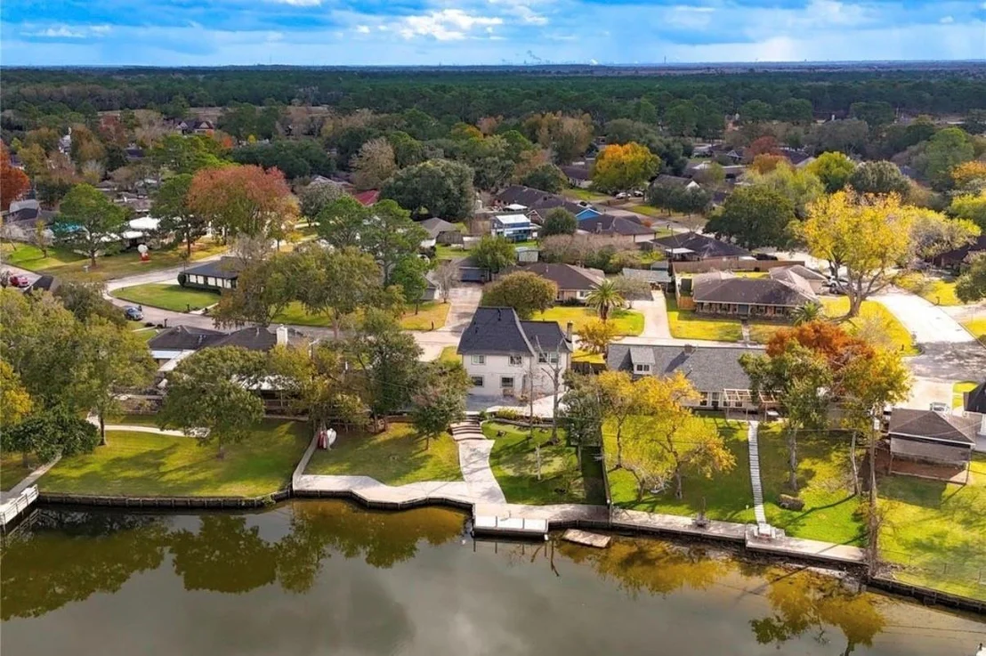 Photo of 303 Old Bayou Drive