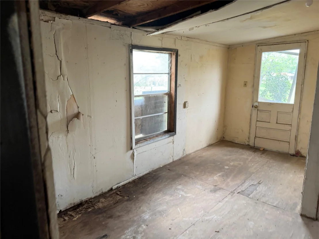 Photo of 514 W Avenue D