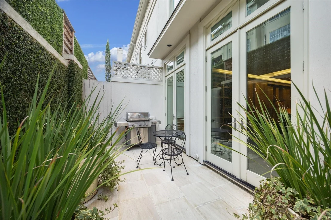 Photo of 20 Eaton Square