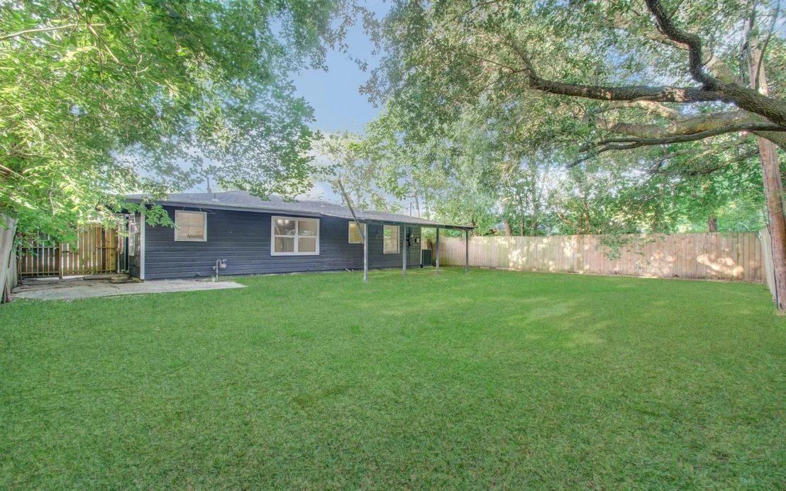 Photo of 5634 Ridgeway Drive