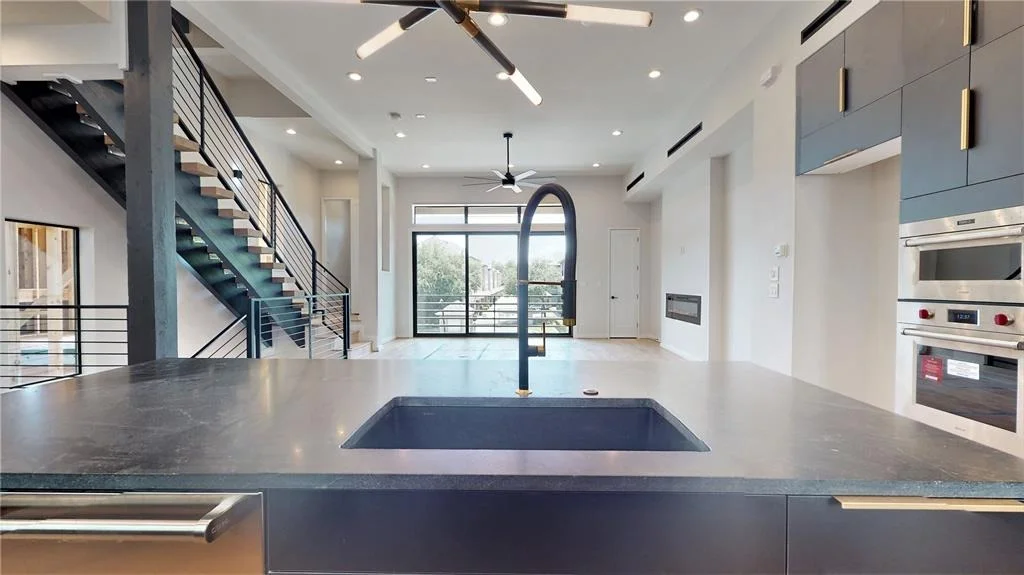 Photo of 531 Memorial Heights Drive