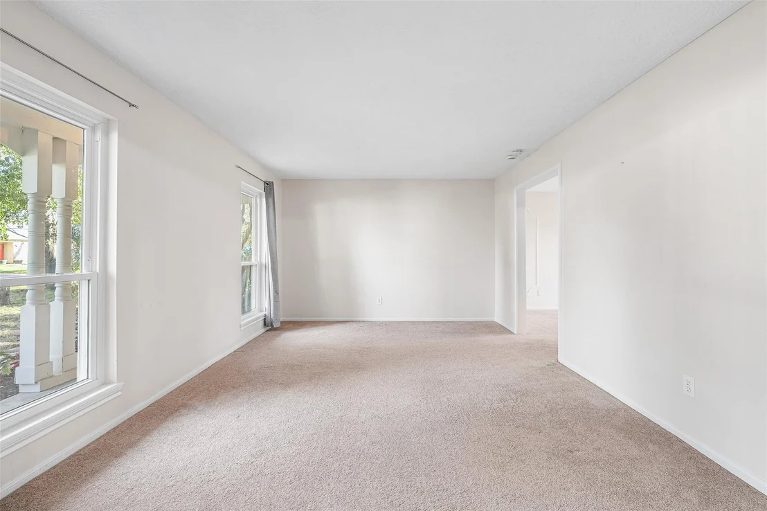 Photo of 723 Shadowbrook Drive