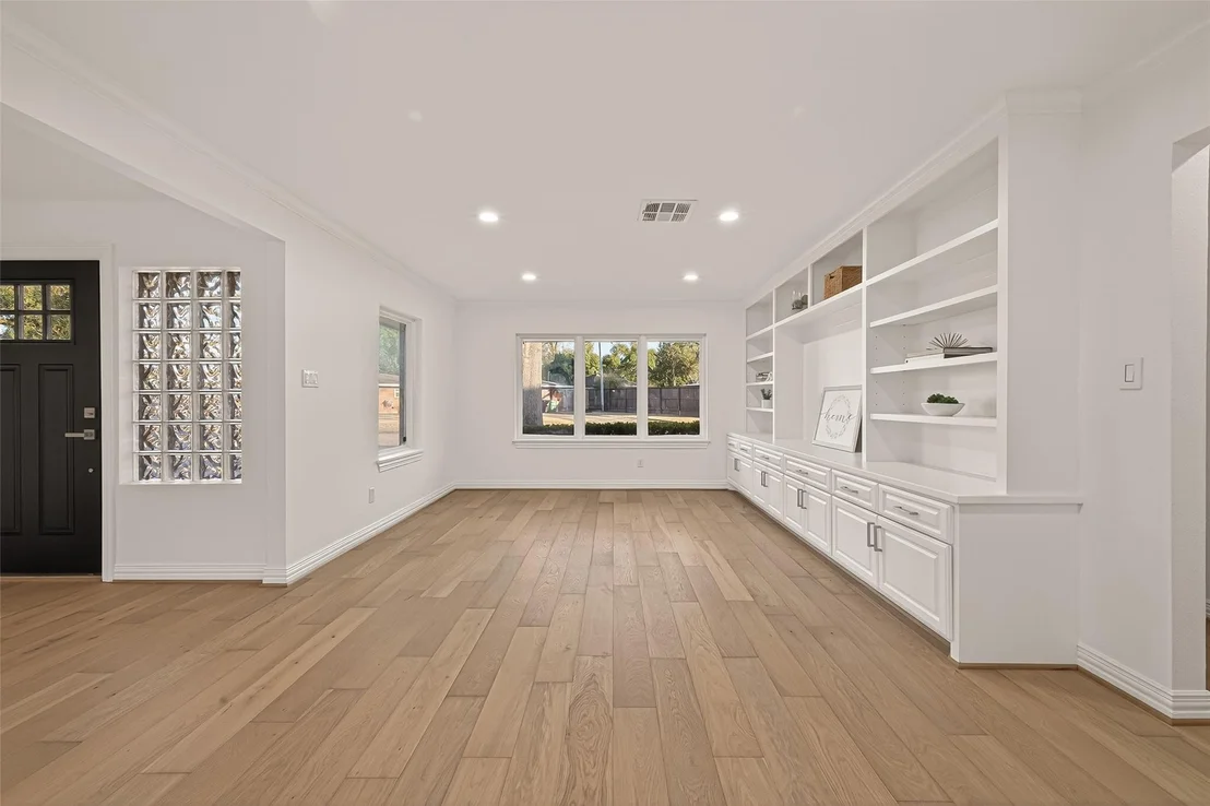 Photo of 4862 Creekbend Drive