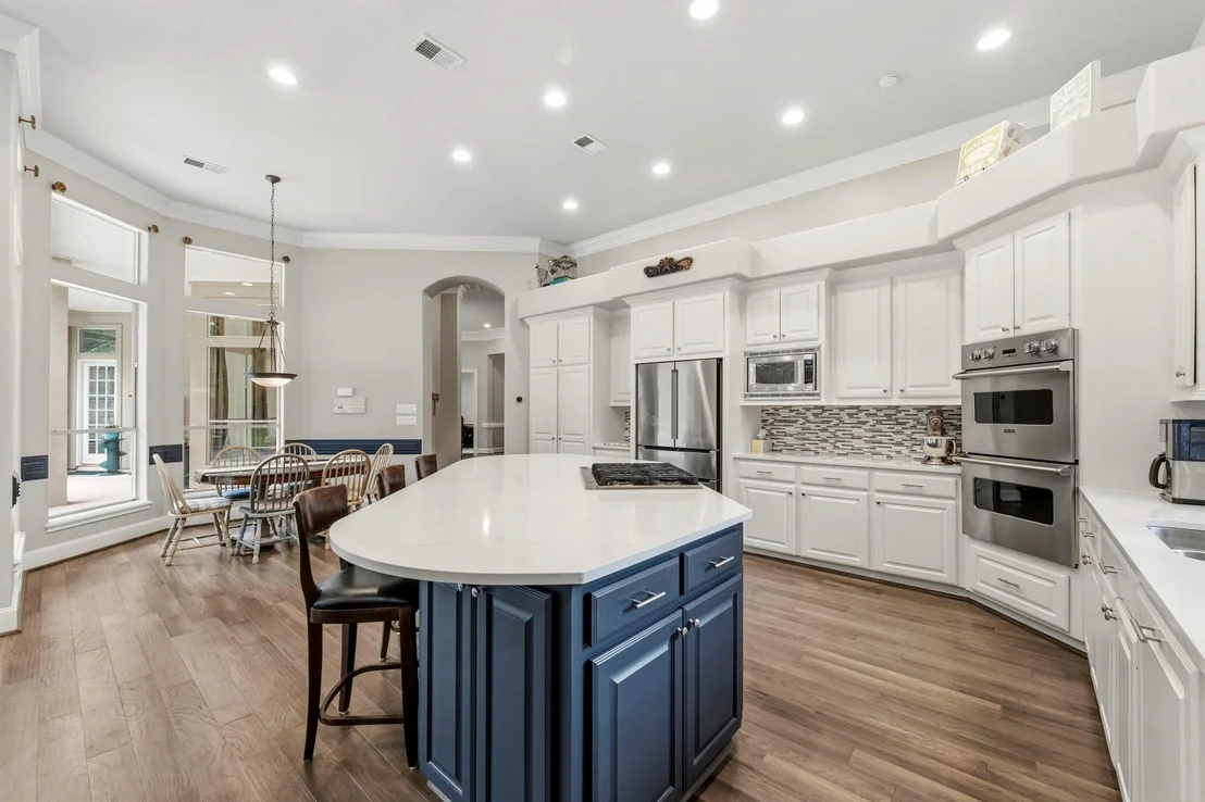 Photo of 54 N Wooded Brook Circle