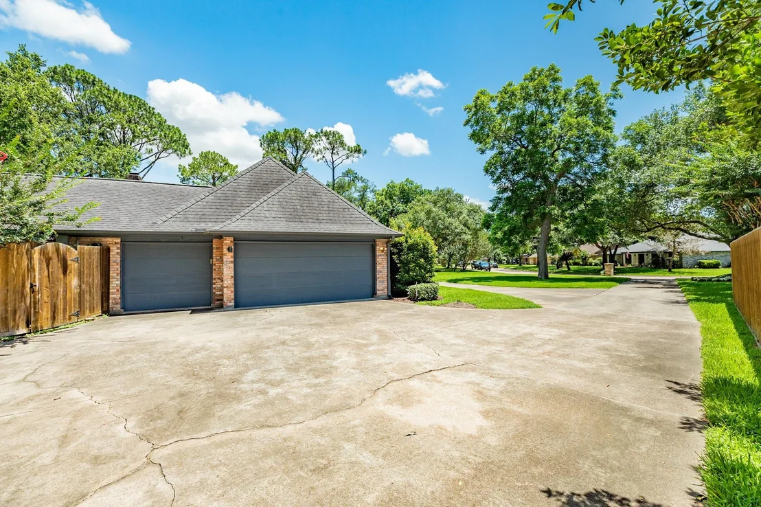Photo of 110 Sequoia