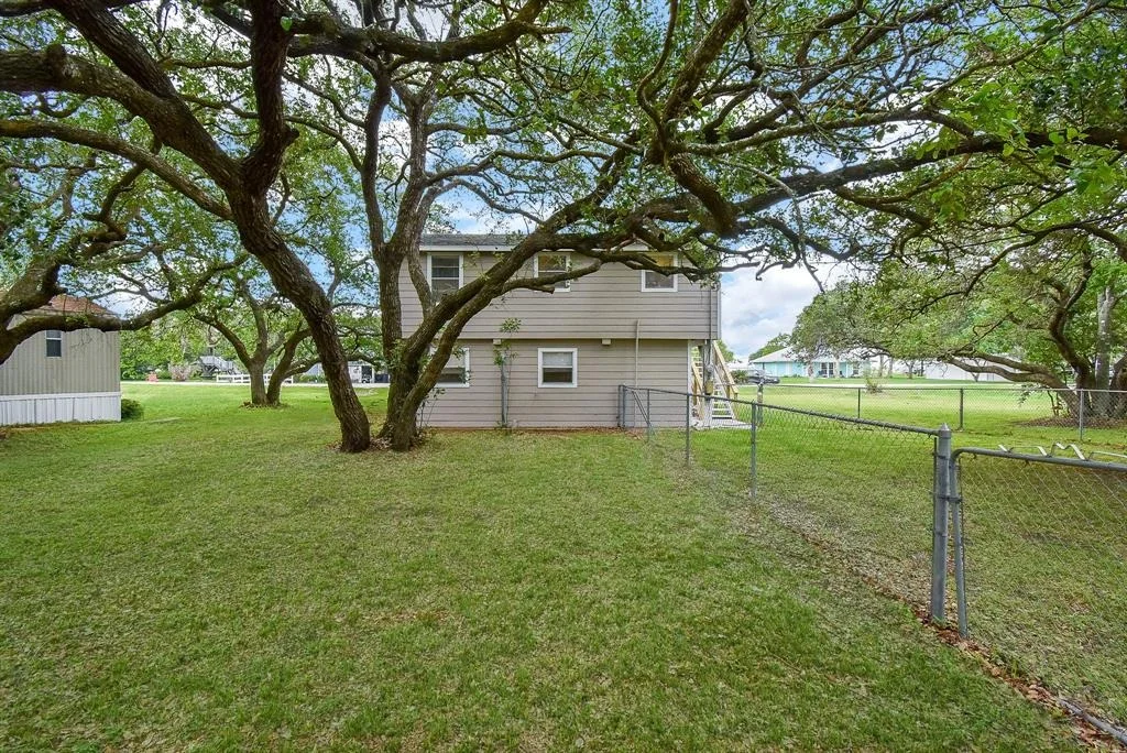 Photo of 1551 Bayview Drive