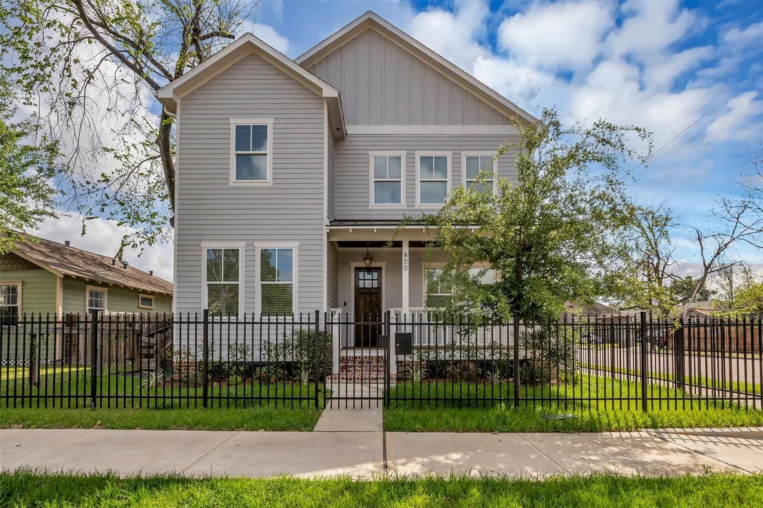 Photo of 800 Walton Street