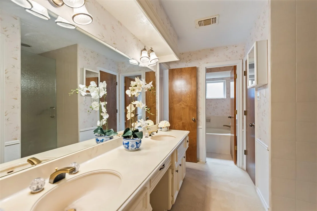 Photo of 8019 Rebawood Drive
