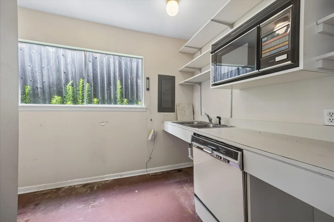 Photo of 2416 Addison Road