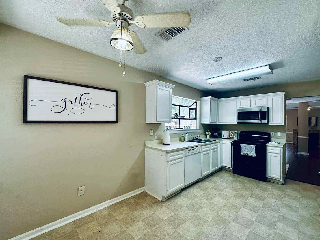 Photo of 78 W High Oaks Circle