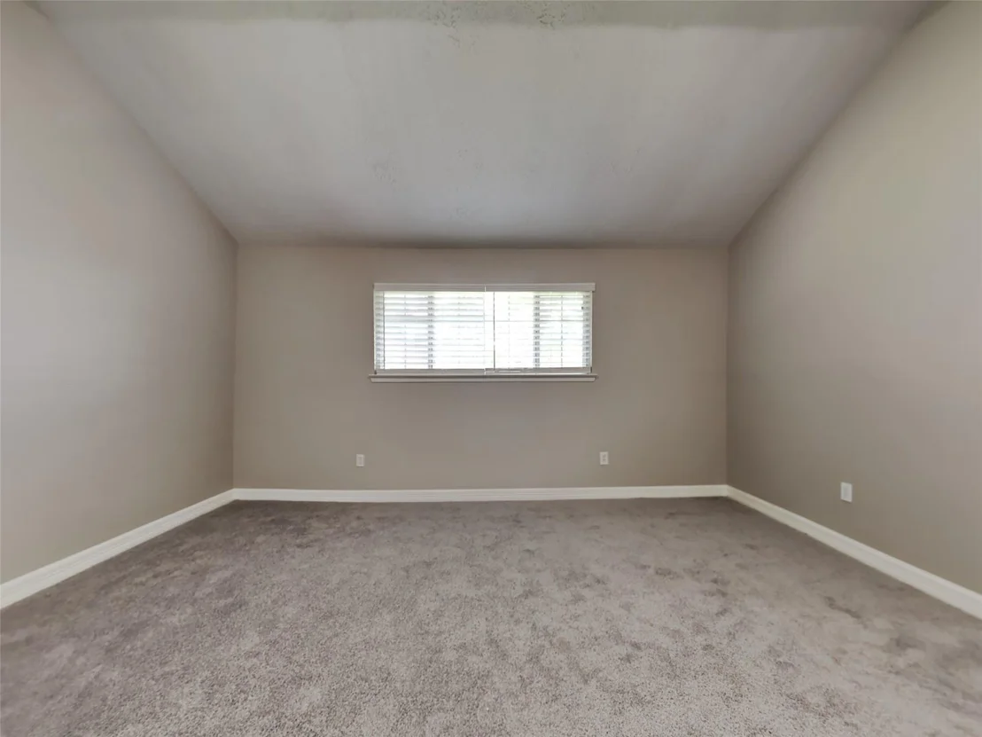 Photo of 15227 Dunstable Lane