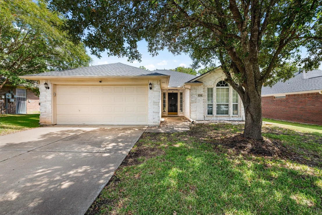 Photo of 1711 Beaver Pond Court