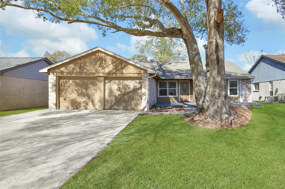 Photo of 426 N Compass Rose Circle