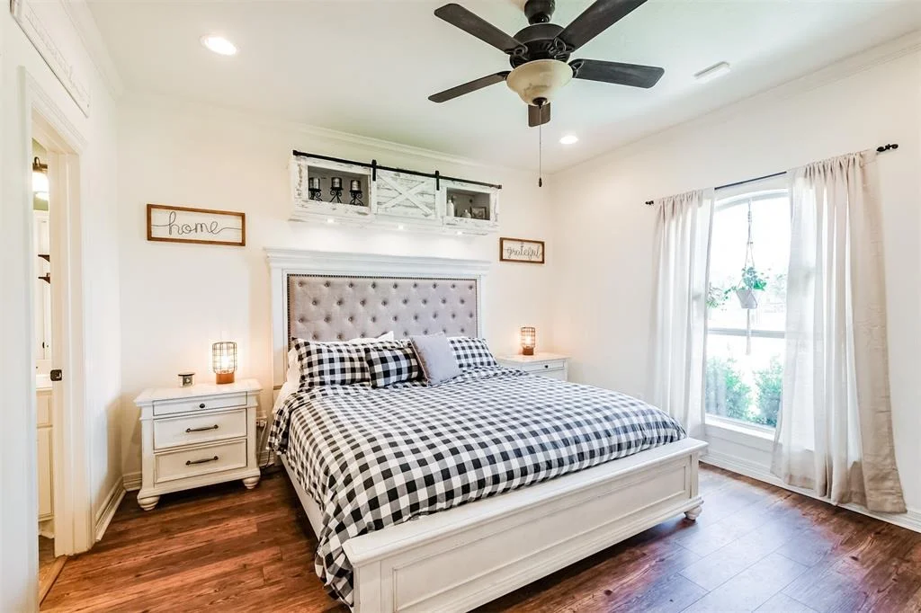Photo of 5947 Mockingbird Lane