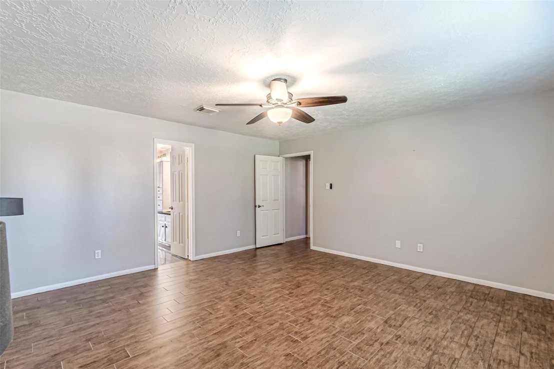 Photo of 8211 Riverglade Drive