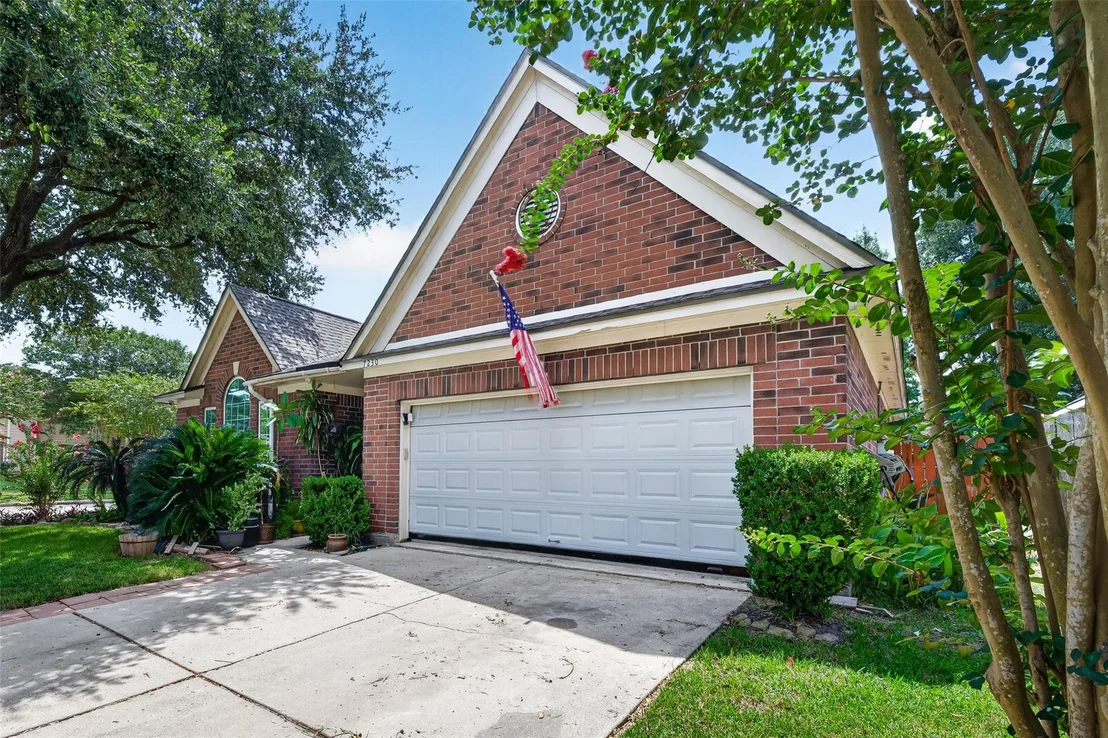 Photo of 7230 Oak Walk Drive