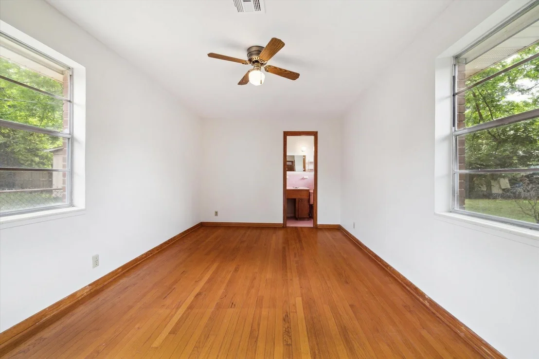 Photo of 225 W Spreading Oak Drive