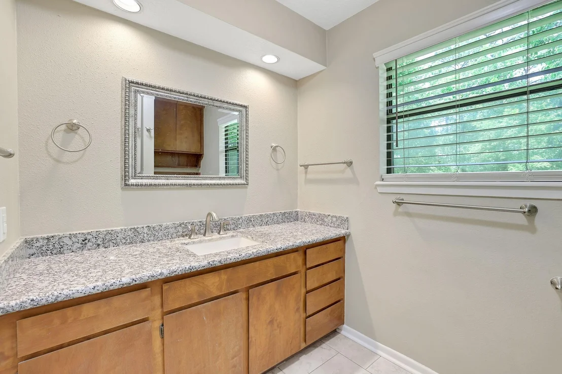 Photo of 31 Oak Cove Lane