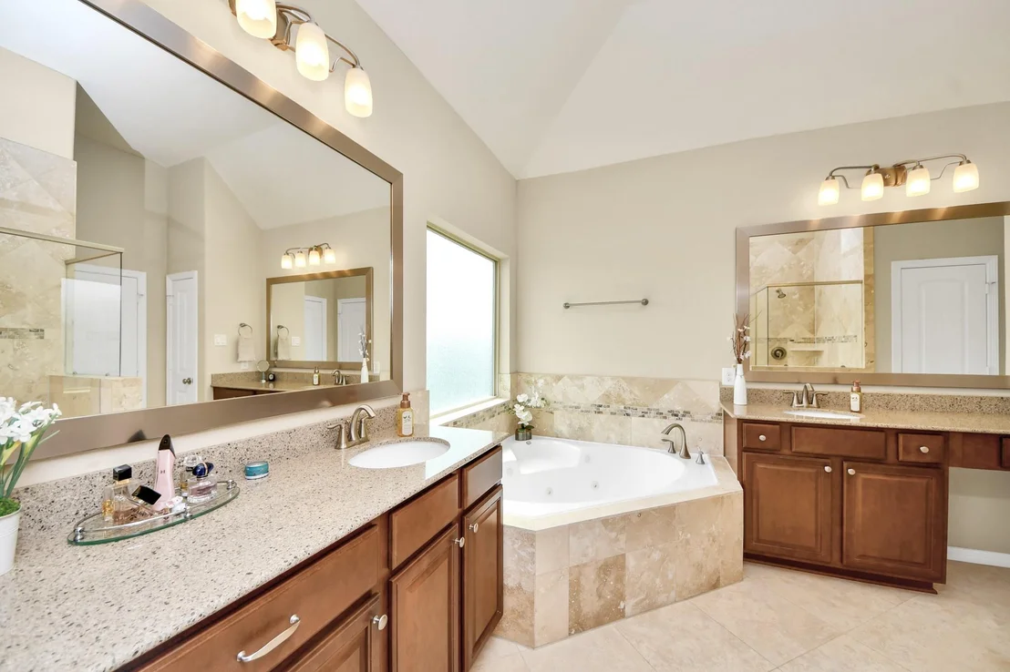 Photo of 12255 Oxford Crescent Circle