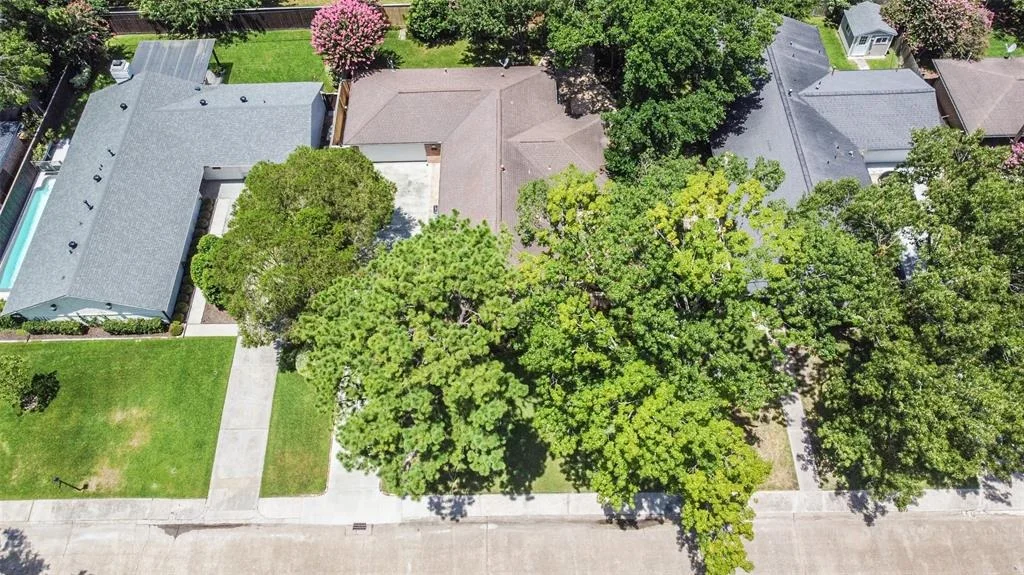 Photo of 2414 Briarbrook Drive