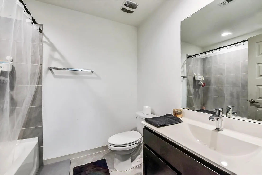 Photo of 7423 Ramsgate Cliff Lane