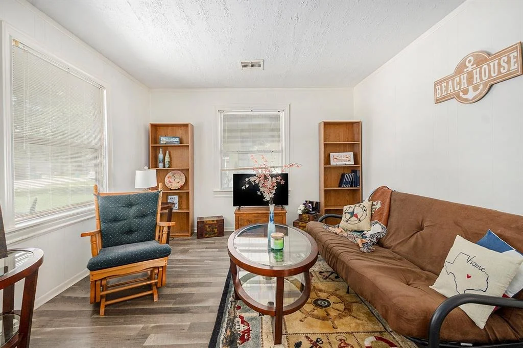 Photo of 1908 Oleander Drive