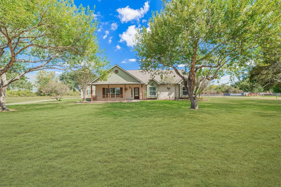 Photo of 1520 Lakefield Drive