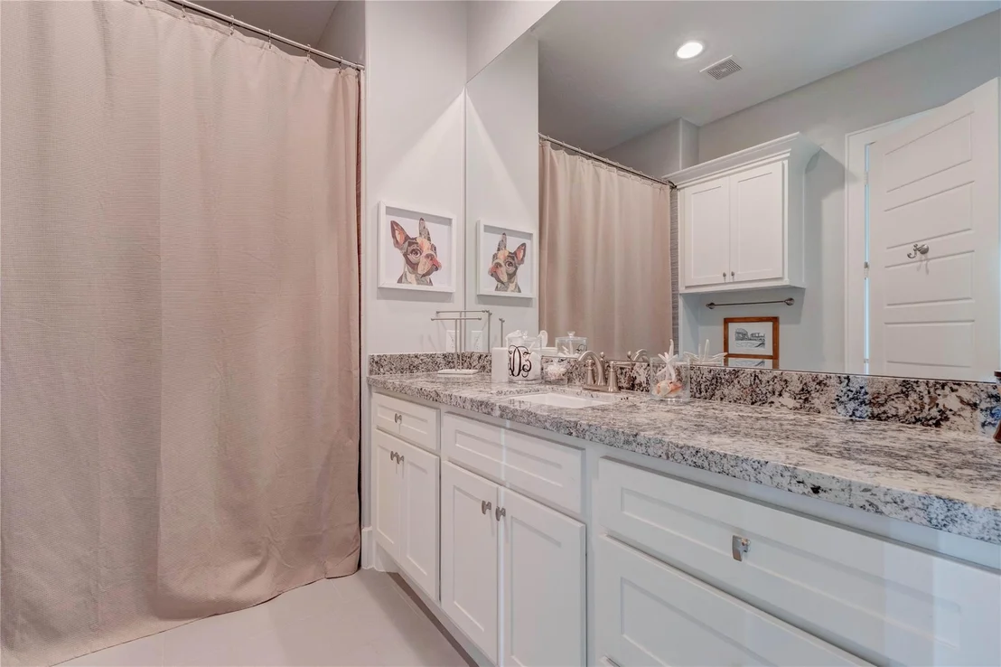 Photo of 2111 Saxon Drive