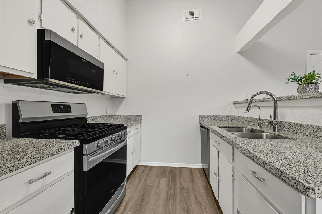 Photo of 10802 Forest Leaf Drive