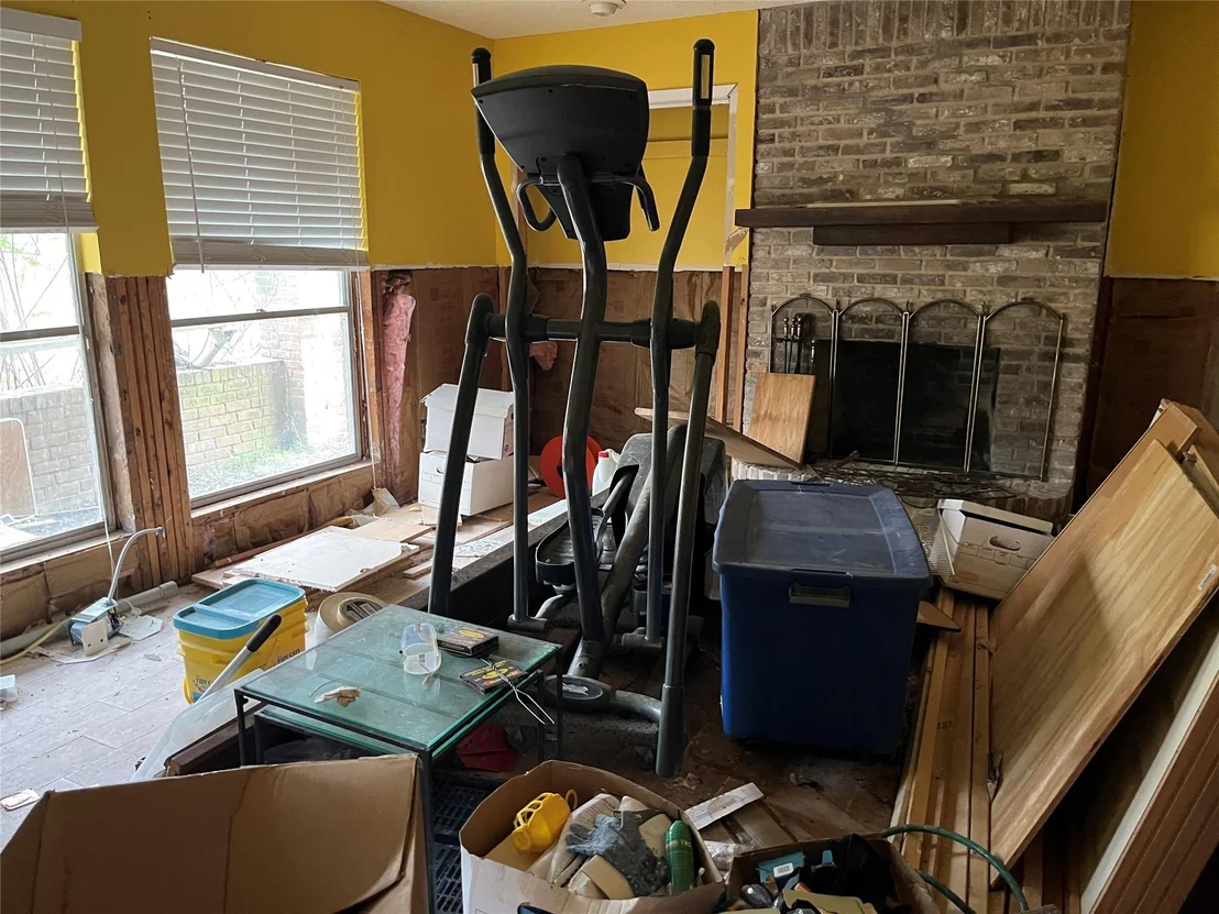 Photo of 5757 Burnett Road