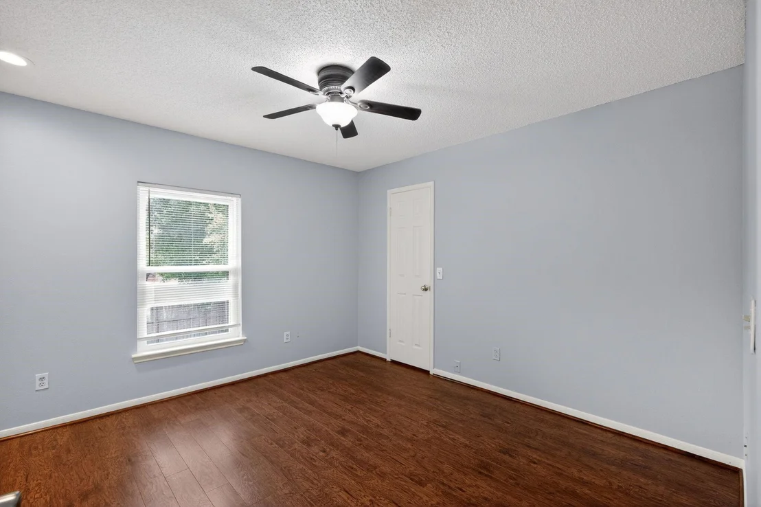 Photo of 918 Long Prairie Drive
