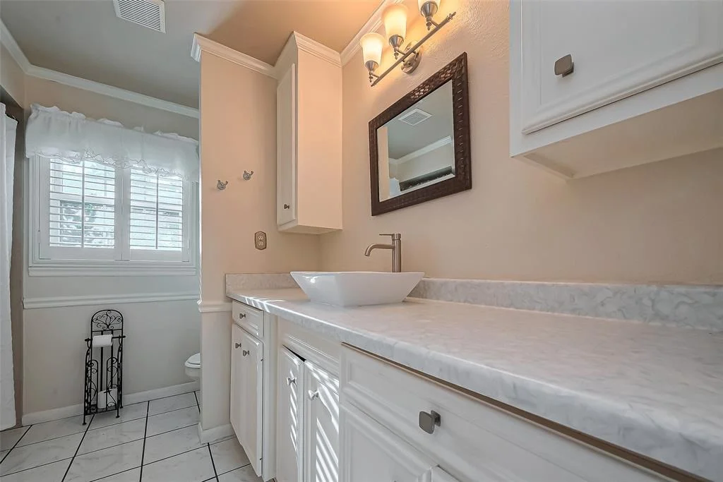 Photo of 330 N Wilcrest Drive
