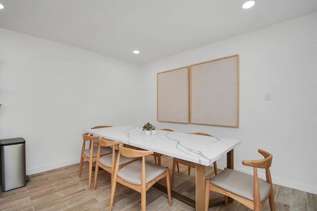 Photo of 9603 Sharpview Drive