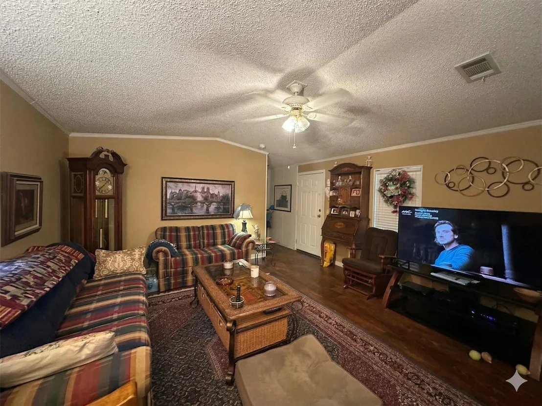 Photo of 944 Whispering Pine Lane