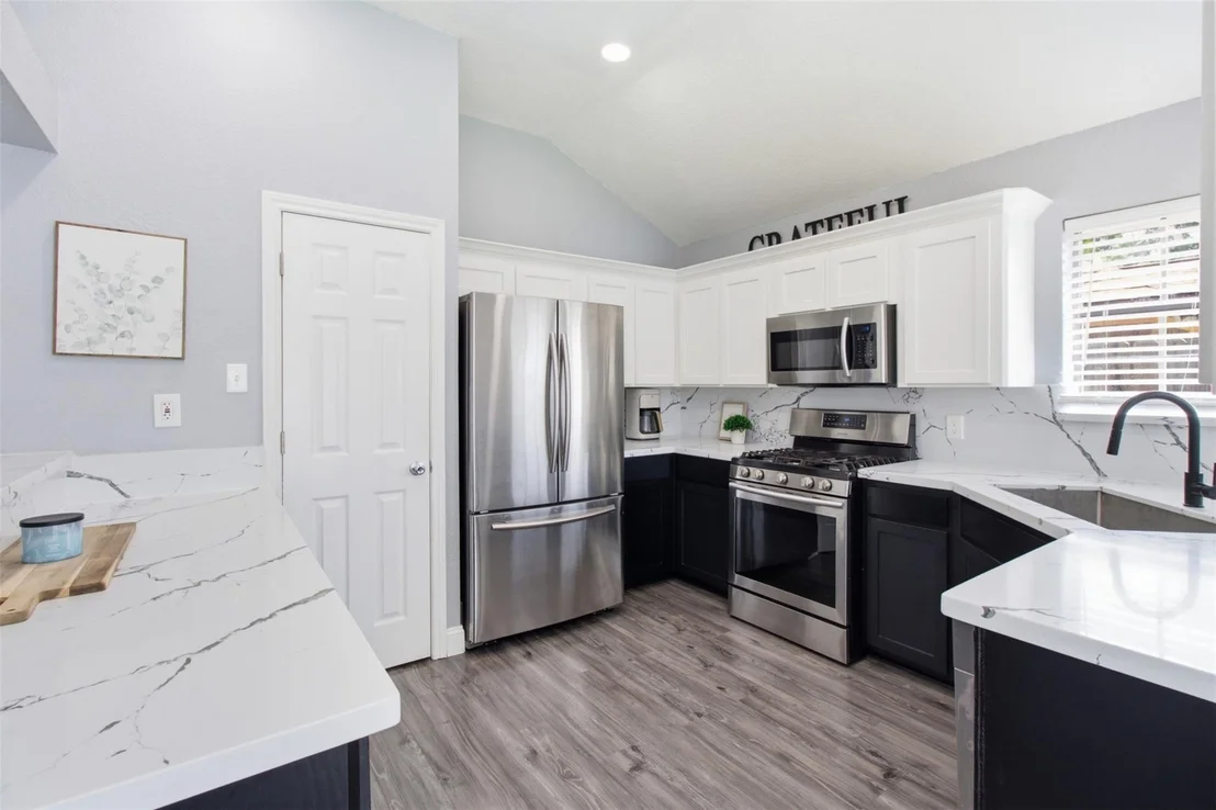 Photo of 712 Manor Drive