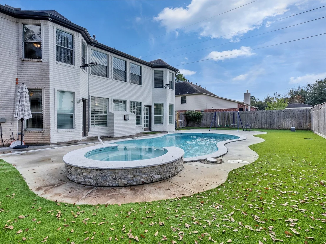 Photo of 12403 Millvan Drive