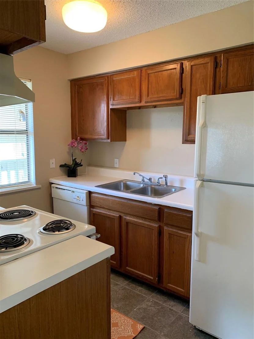 Photo of Unit 280B at 2501 Gulf Freeway