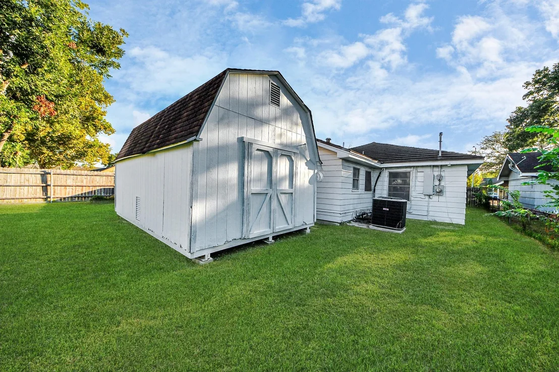 Photo of 1812 Locklaine Drive