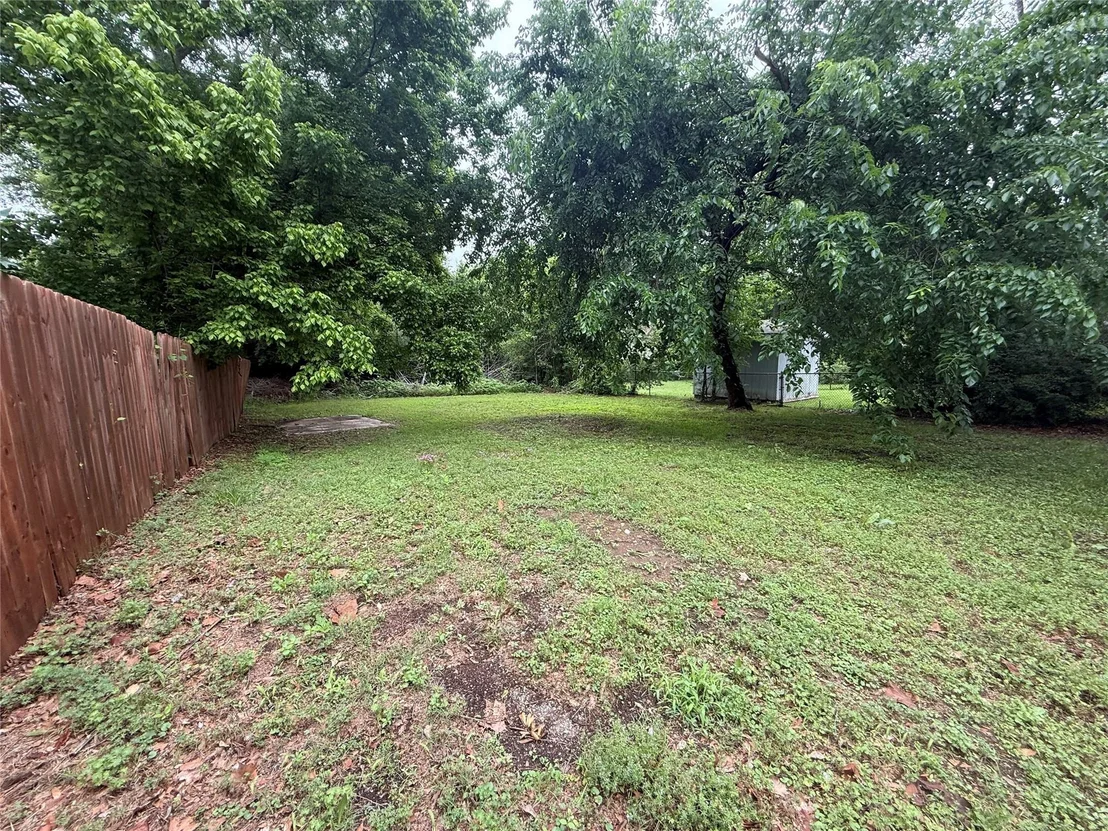 Photo of 617 N Trinity St