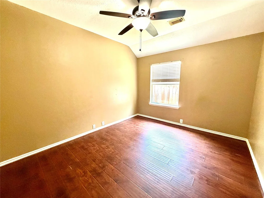 Photo of 4914 Surrey Park Circle