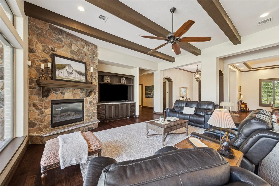 Photo of 11 Willowcreek Ranch Road