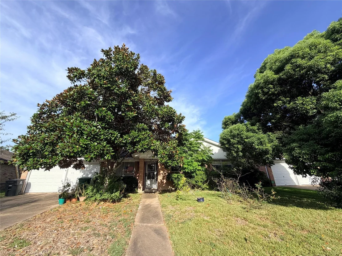 Photo of 8603 Braes River Drive