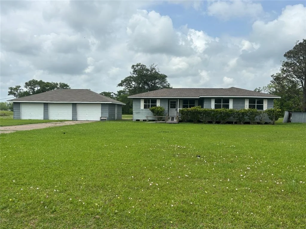 Photo of 17512 County Road 729