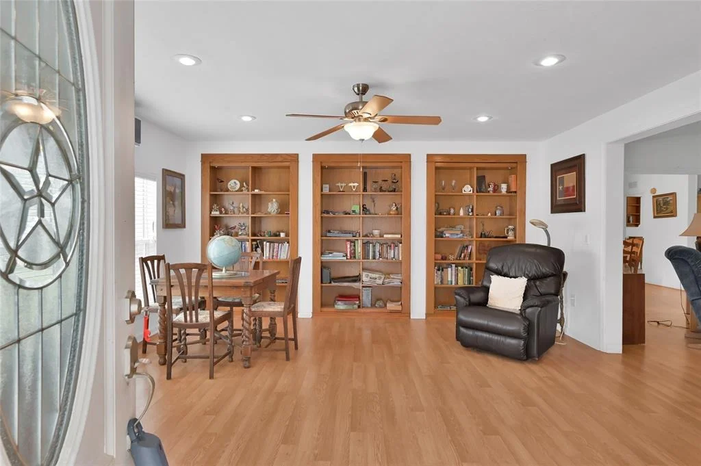 Photo of 250 Bowling Road