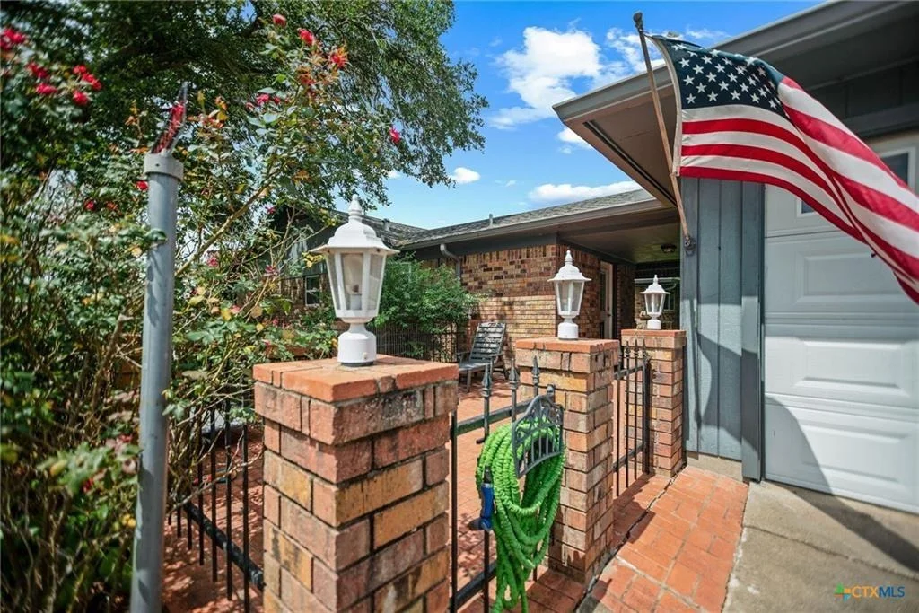 Photo of 300 Green Avenue