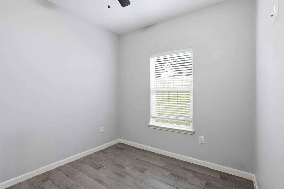 Photo of 16919 Balmoral